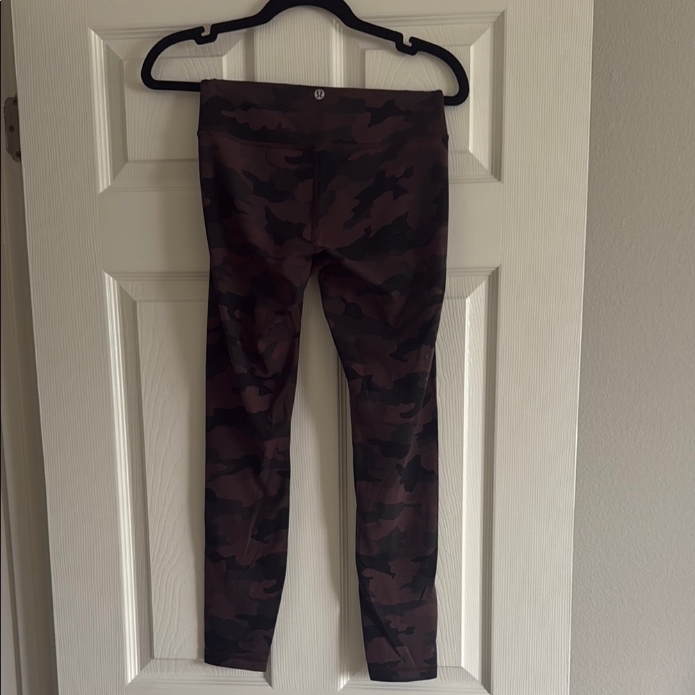 Lululemon Athletica Black and Brown Leggings for Versatile Style